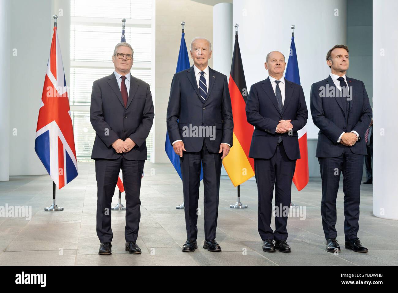 18.10.2024,US-Präsident Joe Biden zu Besuch in der deutschen Hauptstadt im Bundeskanzleramt Olaf Scholz sowie mit den britischen Premierministern, Keir Starmer, sowie des französischen Präsidenten, Emmanuel Macron *** 18 10 2024,US-Präsident Joe Biden besucht die deutsche Hauptstadt im Bundeskanzleramt mit Bundeskanzler Olaf Scholz und dem britischen Premierminister Keir Starmer und dem französischen Präsidenten Emmanuel Macron Stockfoto