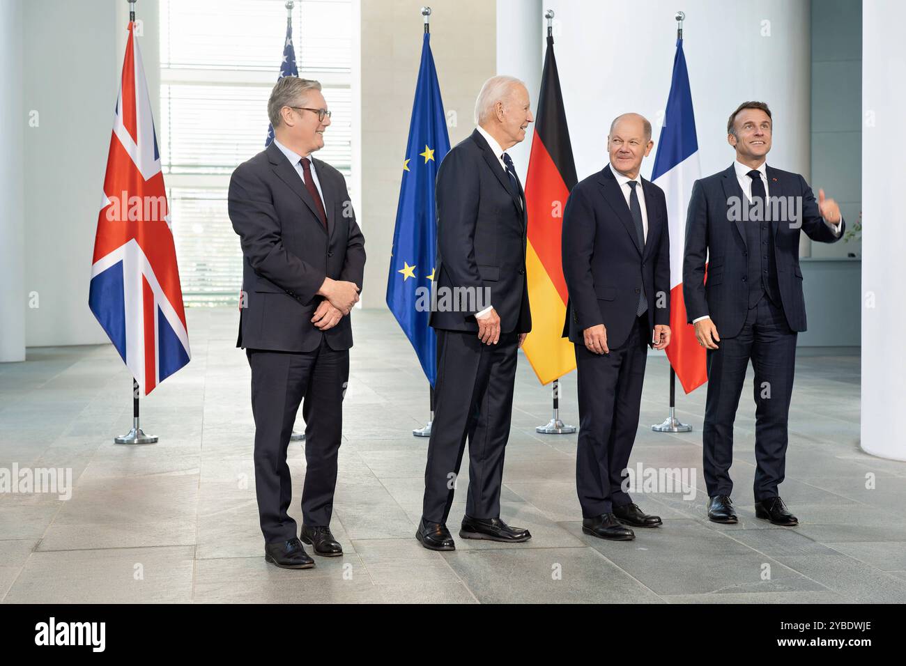18.10.2024,US-Präsident Joe Biden zu Besuch in der deutschen Hauptstadt im Bundeskanzleramt Olaf Scholz sowie mit den britischen Premierministern, Keir Starmer, sowie des französischen Präsidenten, Emmanuel Macron *** 18 10 2024,US-Präsident Joe Biden besucht die deutsche Hauptstadt im Bundeskanzleramt mit Bundeskanzler Olaf Scholz und dem britischen Premierminister Keir Starmer und dem französischen Präsidenten Emmanuel Macron Stockfoto