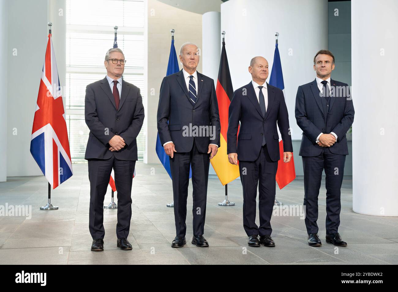 18.10.2024,US-Präsident Joe Biden zu Besuch in der deutschen Hauptstadt im Bundeskanzleramt Olaf Scholz sowie mit den britischen Premierministern, Keir Starmer, sowie des französischen Präsidenten, Emmanuel Macron *** 18 10 2024,US-Präsident Joe Biden besucht die deutsche Hauptstadt im Bundeskanzleramt mit Bundeskanzler Olaf Scholz und dem britischen Premierminister Keir Starmer und dem französischen Präsidenten Emmanuel Macron Stockfoto