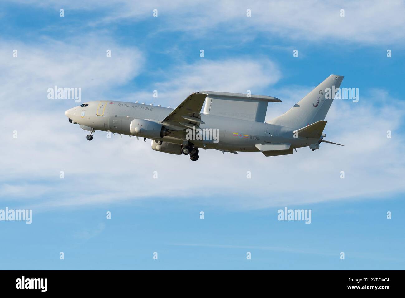 RAF Boeing E-7A Wedgetail AEW1, der den Flughafen Southend verlässt, wurde in den Farben der Royal Air Force lackiert. Es ist die erste von drei AEW-Flugzeugen Stockfoto