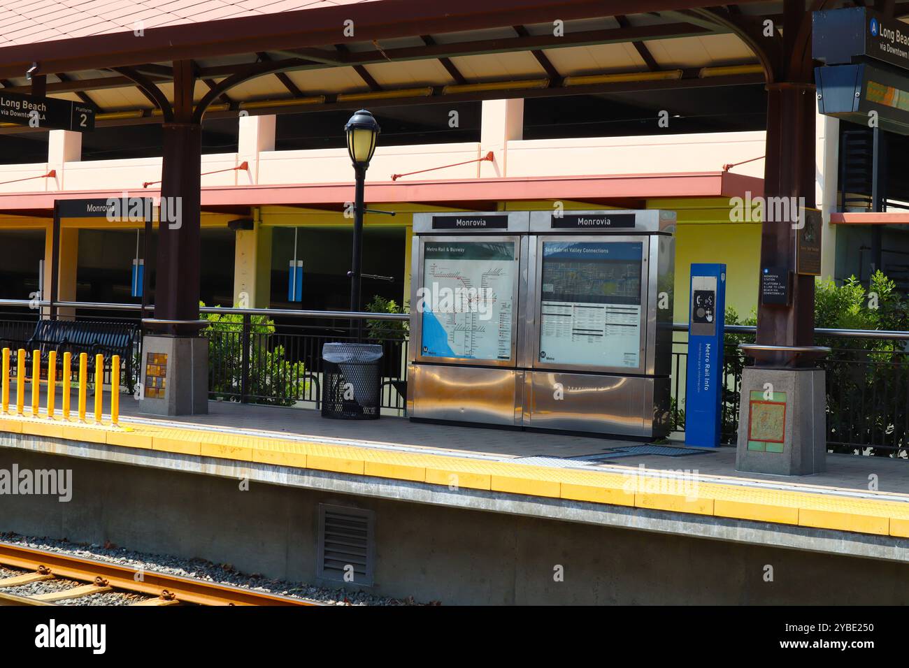 Monrovia (LA County), Kalifornien: Monrovia Metro Station A Line Train Stockfoto