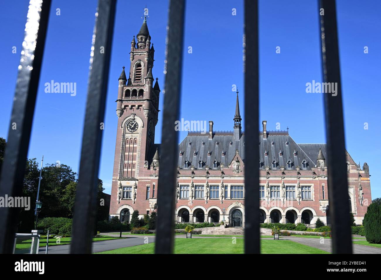 Der Friedenspalast in den Haag, Niederlande. Der Friedenspalast beherbergt zwei Justizeinrichtungen, den Internationalen Gerichtshof der Vereinten Nationen ( Stockfoto