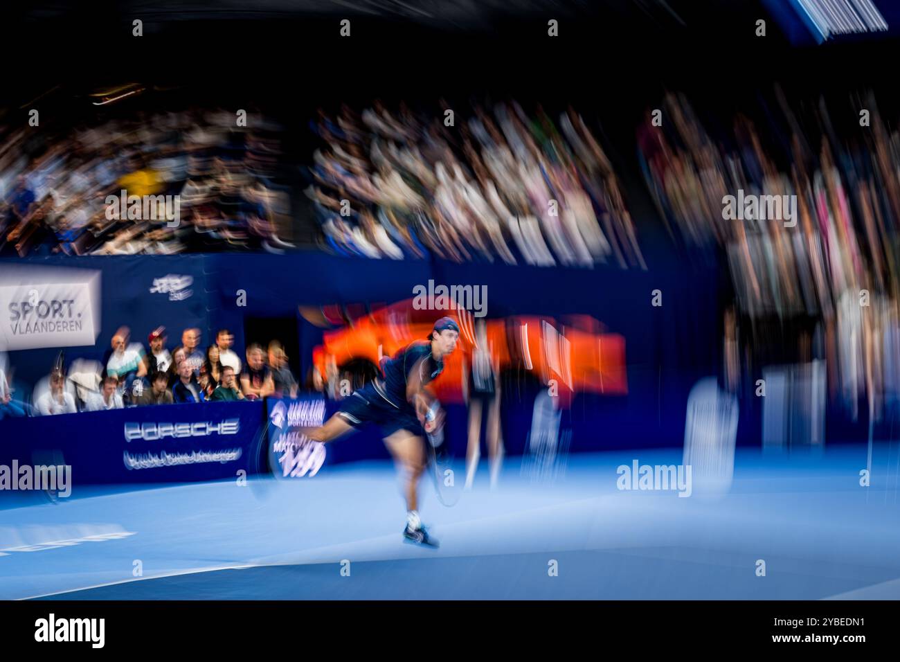 Antwerpen, Belgien. Oktober 2024. Alex de Minaur aus Australien wurde während eines Tennisspiels im Viertelfinale des Einzelwettbewerbs beim ATP European Open Tennis Turnier in Antwerpen am Freitag, den 18. Oktober 2024, in Aktion gezeigt. BELGA FOTO JASPER JACOBS Credit: Belga News Agency/Alamy Live News Stockfoto