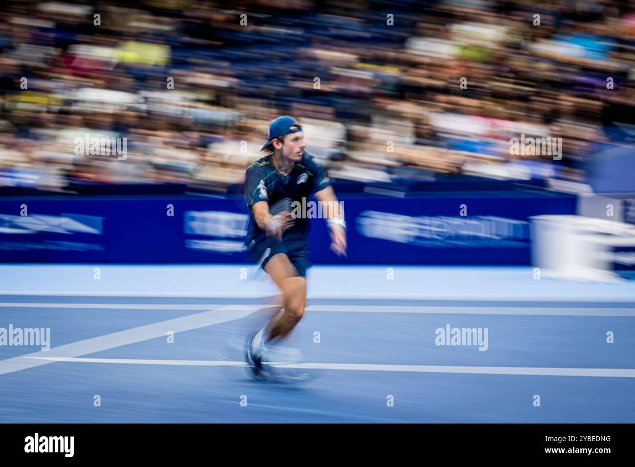 Antwerpen, Belgien. Oktober 2024. Alex de Minaur aus Australien wurde während eines Tennisspiels im Viertelfinale des Einzelwettbewerbs beim ATP European Open Tennis Turnier in Antwerpen am Freitag, den 18. Oktober 2024, in Aktion gezeigt. BELGA FOTO JASPER JACOBS Credit: Belga News Agency/Alamy Live News Stockfoto