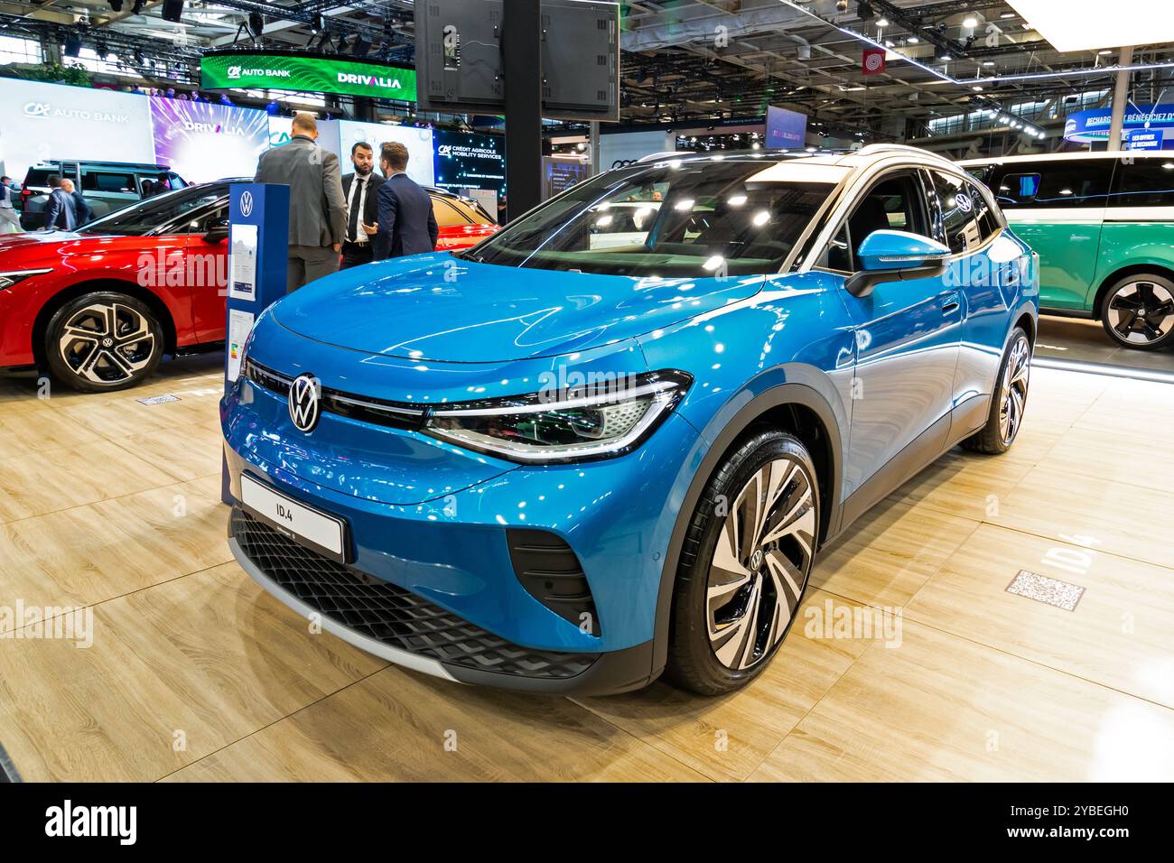 Volkswagen ID.4 Elektro-SUV auf dem Pariser Automobilsalon. Paris, Frankreich - 14. Oktober 2024 Stockfoto