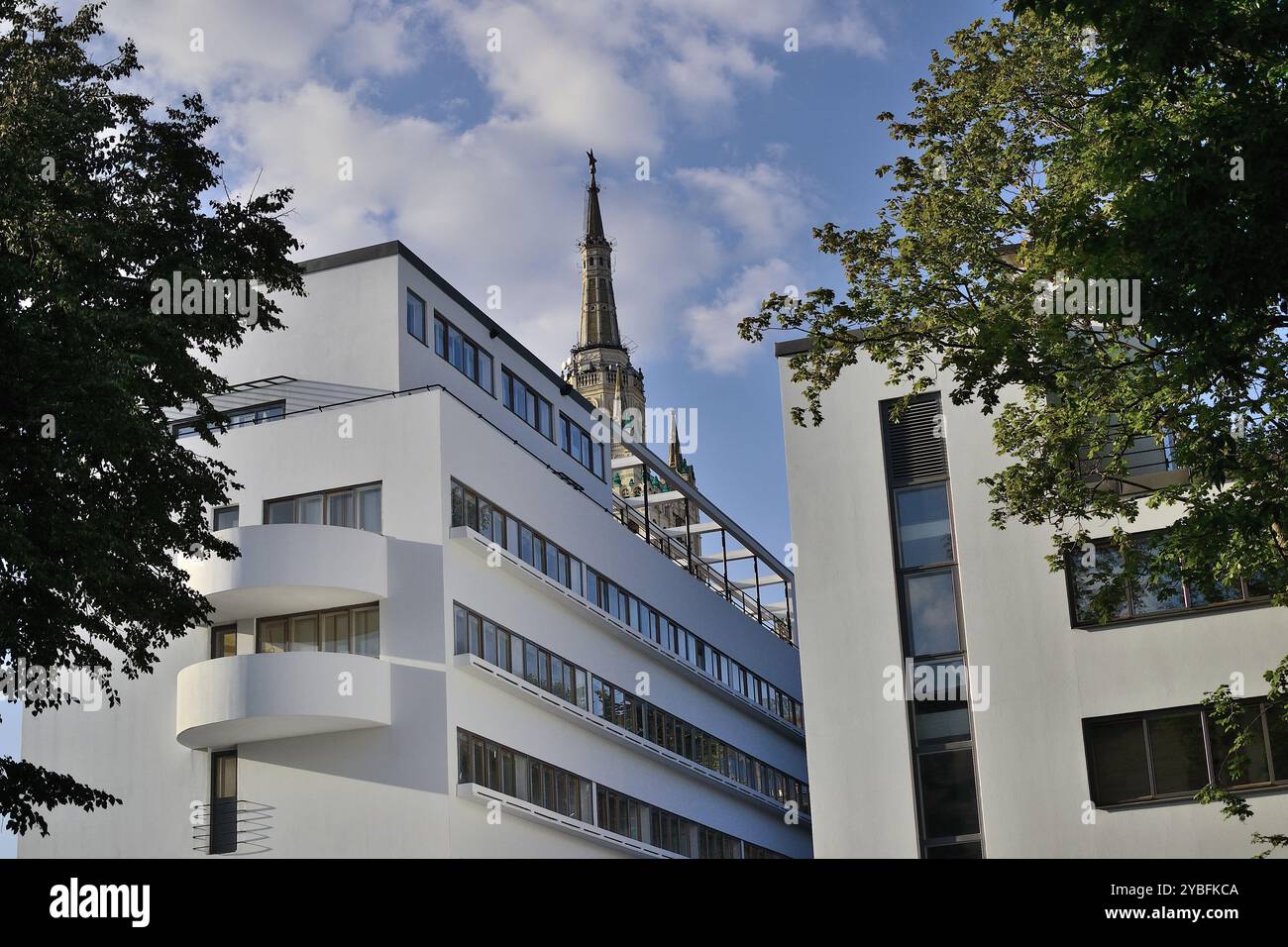 Das Narkomfin House ist eines der ikonischen architektonischen Denkmäler der sowjetischen Avantgarde und des Konstruktivismus. Stockfoto