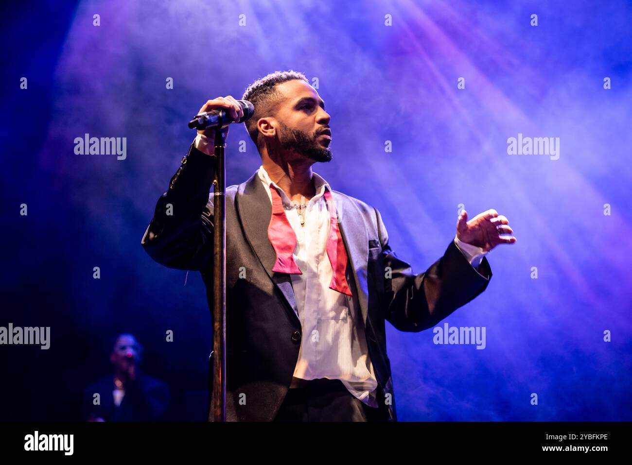 London, Vereinigtes Königreich. Oktober 2024. JLS-Star Aston Merrygold spielt eine Soloshow im legendären Londoner Shepherds Bush Empire. Cristina Massei/Alamy Live News Stockfoto