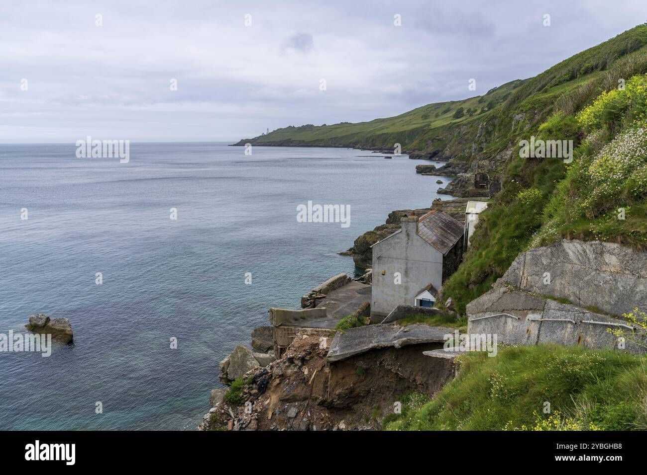 Hallsands, Devon, England, Großbritannien, 26. Mai, 2022: das verlassene Fischerdorf, teilweise ins Meer gefegt Stockfoto