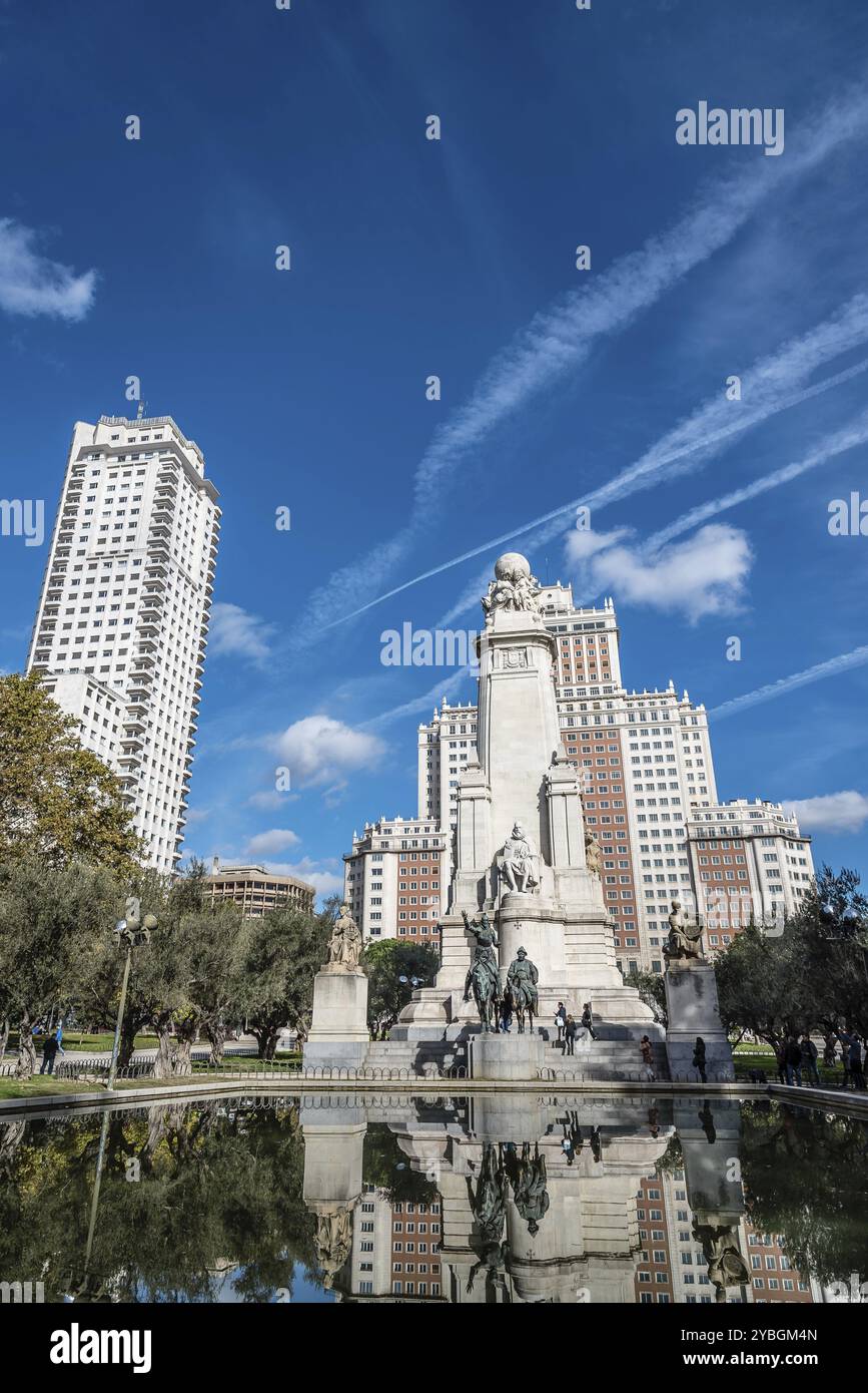 Madrid, Spanien, 13. November 2016: Platz Spanien in Madrid. Es ist ein großer Platz, ein beliebtes Touristenziel im Zentrum von Madrid, Spanien am Stockfoto