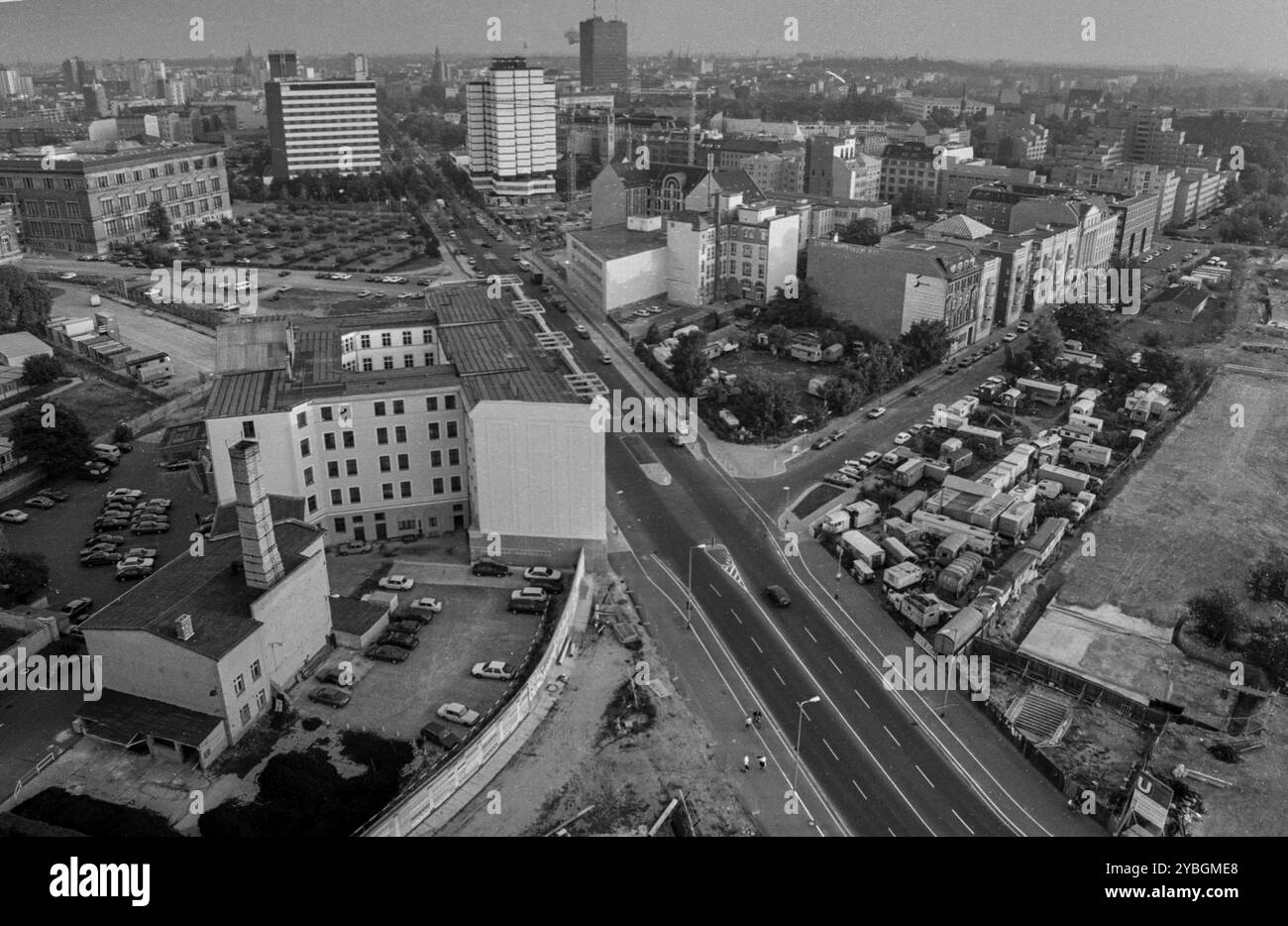 Deutschland, Berlin, 17.10.1991, Stresemannstraße, vom Springen gesehen, Kran: Blick auf den Askanischen Platz (Anhalter Bahnhof), Europa Stockfoto