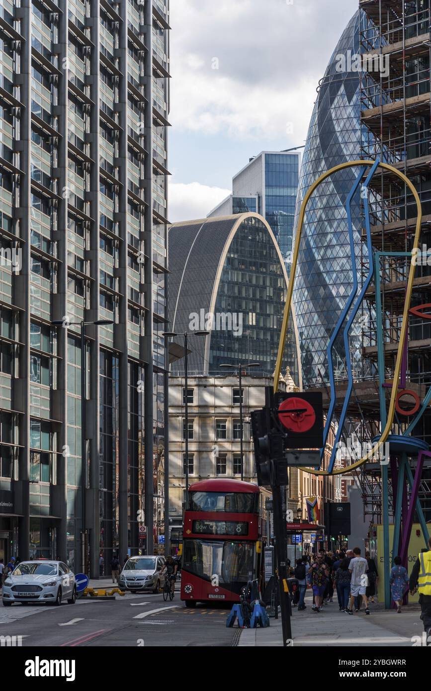 London, UK, 25. August 2023: Blick auf moderne Bürogebäude in der City of London in der Nähe der Liverpool Street. Bishopsgate Court Stockfoto