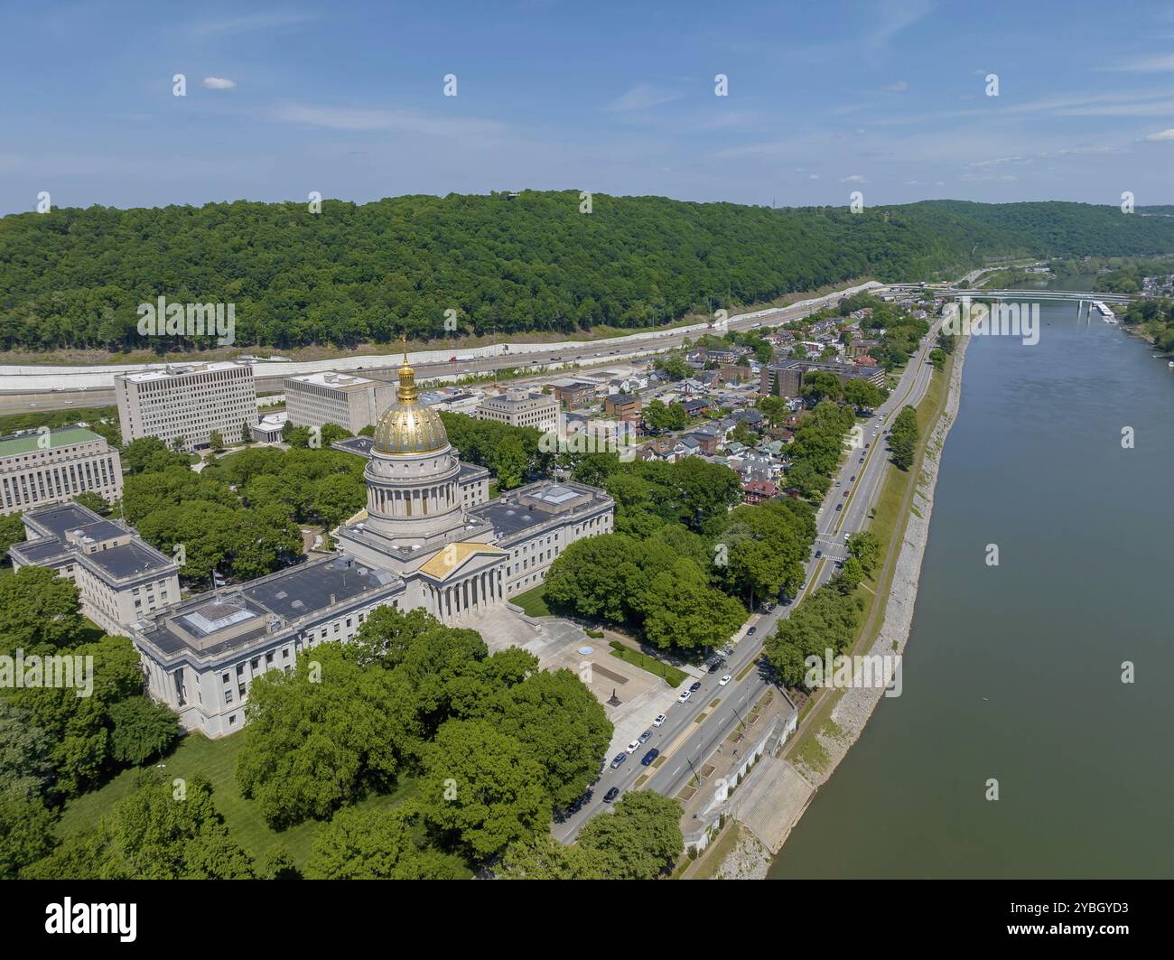 Luftaufnahme des West Virginia State Capitol, dem Regierungssitz des US-Bundesstaates West Virginia und Sitz der West Virginia Legis Stockfoto