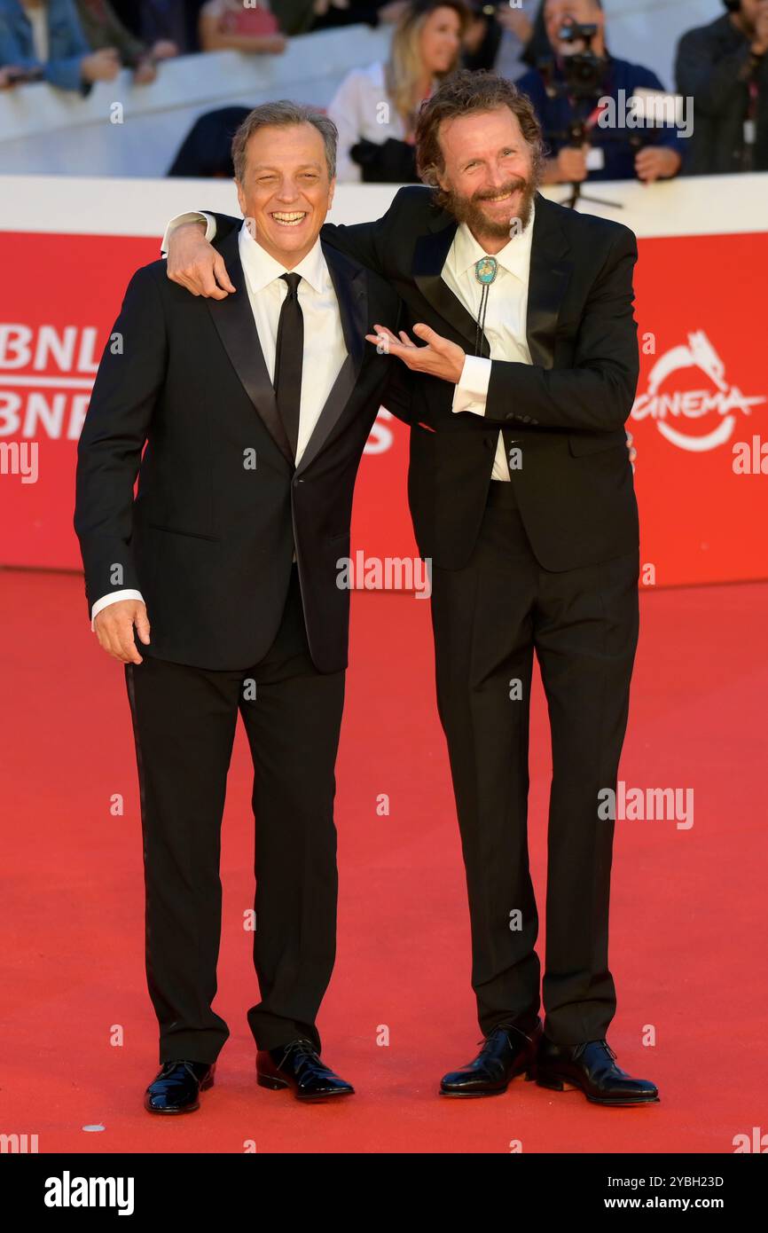 Rom, Italien. Oktober 2024. Gabriele Muccino (l) und Jovanotti (r) besuchen den roten Teppich des Films „Fino alla Fine“ beim Rome Film fest 2024 im Auditorium Parco della Musica. Quelle: SOPA Images Limited/Alamy Live News Stockfoto