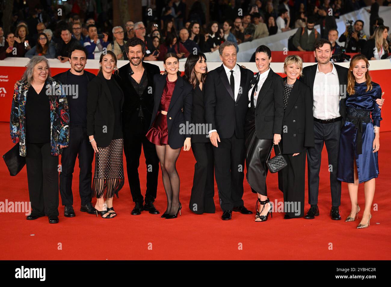 Rom, Italien. Oktober 2024. Francesco Scianna, Sveva Mariani, Gabriele Muccino und Gäste besuchen den roten Teppich „FINO ALLA FINE“ während des 19. Rom Filmfestivals im Auditorium Parco Della Musica in Rom, Italien, am 18. Oktober 2024. (Foto: Domenico Cippitelli/NurPhoto) Credit: NurPhoto SRL/Alamy Live News Stockfoto