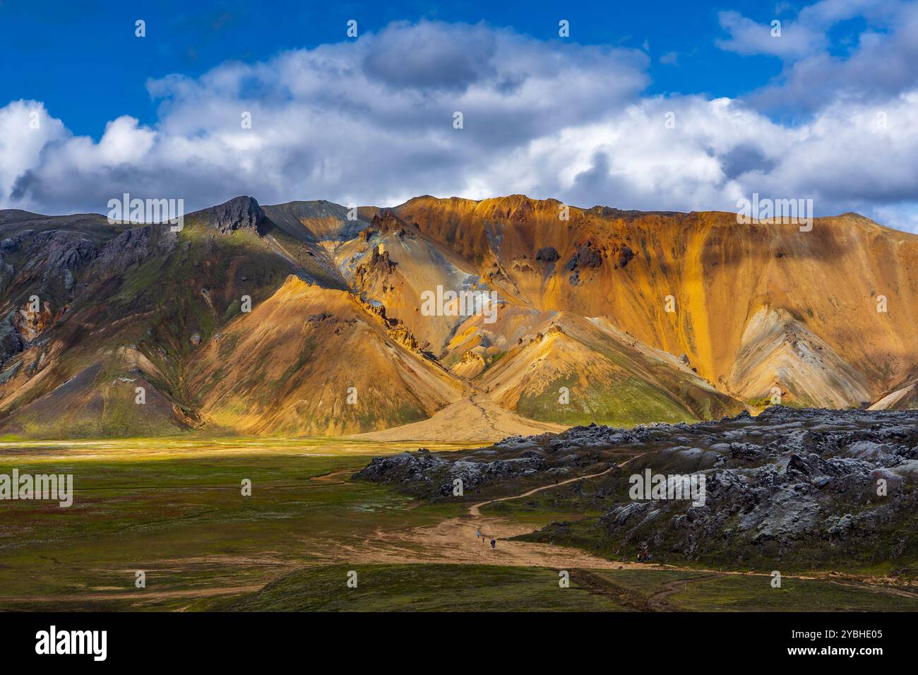 Blick auf die farbenfrohen Gipfel von Landmannalaugar Stockfoto