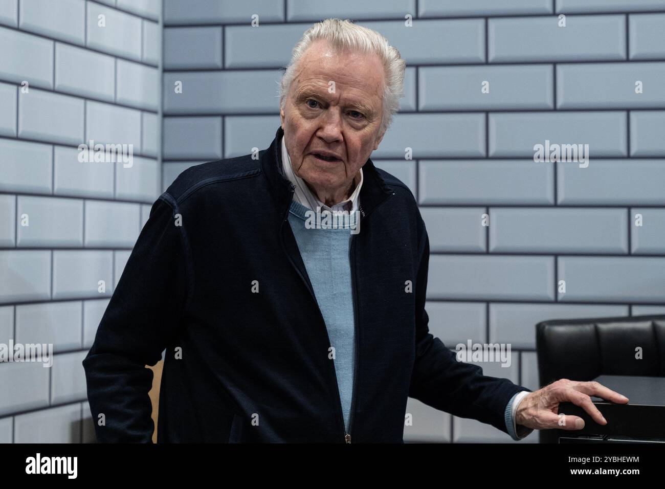 New York, USA. Oktober 2024. Schauspieler Jon Voight nimmt am 18. Oktober 2024 an der New York Comic Con im Jacob Javits Center Teil. (Foto: Lev Radin/SIPA USA) Credit: SIPA USA/Alamy Live News Stockfoto