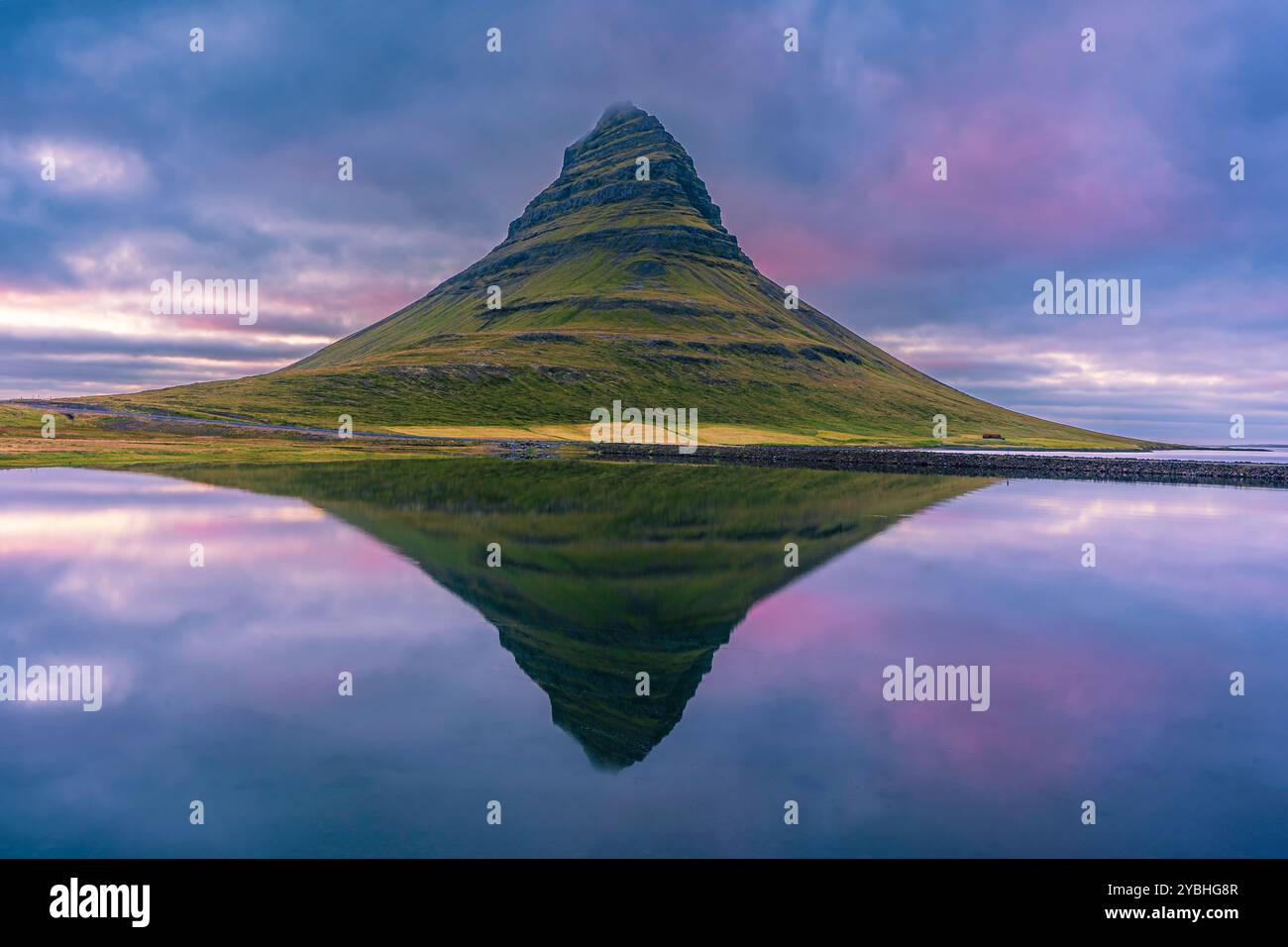 Kirkjufell auf der Halbinsel Snaefellsness Stockfoto