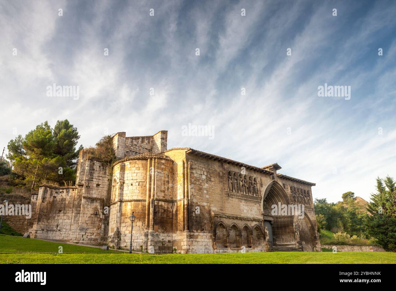 St. James Way; Kirche von Santo Sepulcro in Estella, Navarra, Spanien Stockfoto