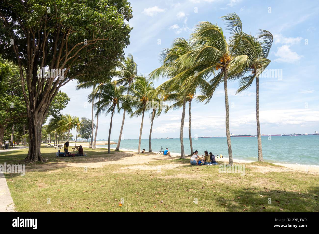 East Coast Park, Singapur, Asien. Leute, die ein Picknick machen Stockfoto