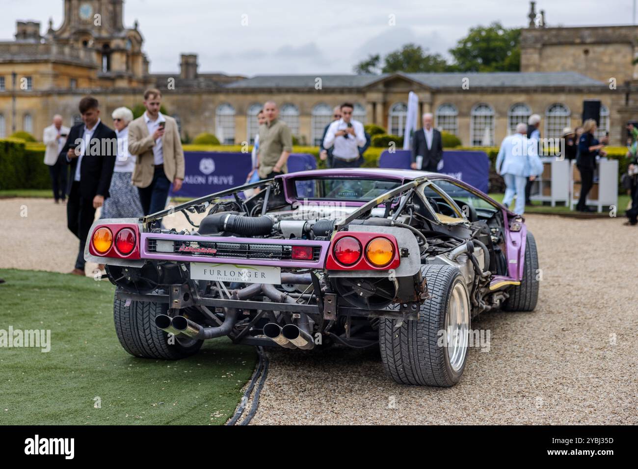 Weitere Spezialfahrzeuge - Lamborghini Diablo, ausgestellt auf der Salon Privé Concours d’Elégance Motorshow im Schloss Blenheim. Stockfoto