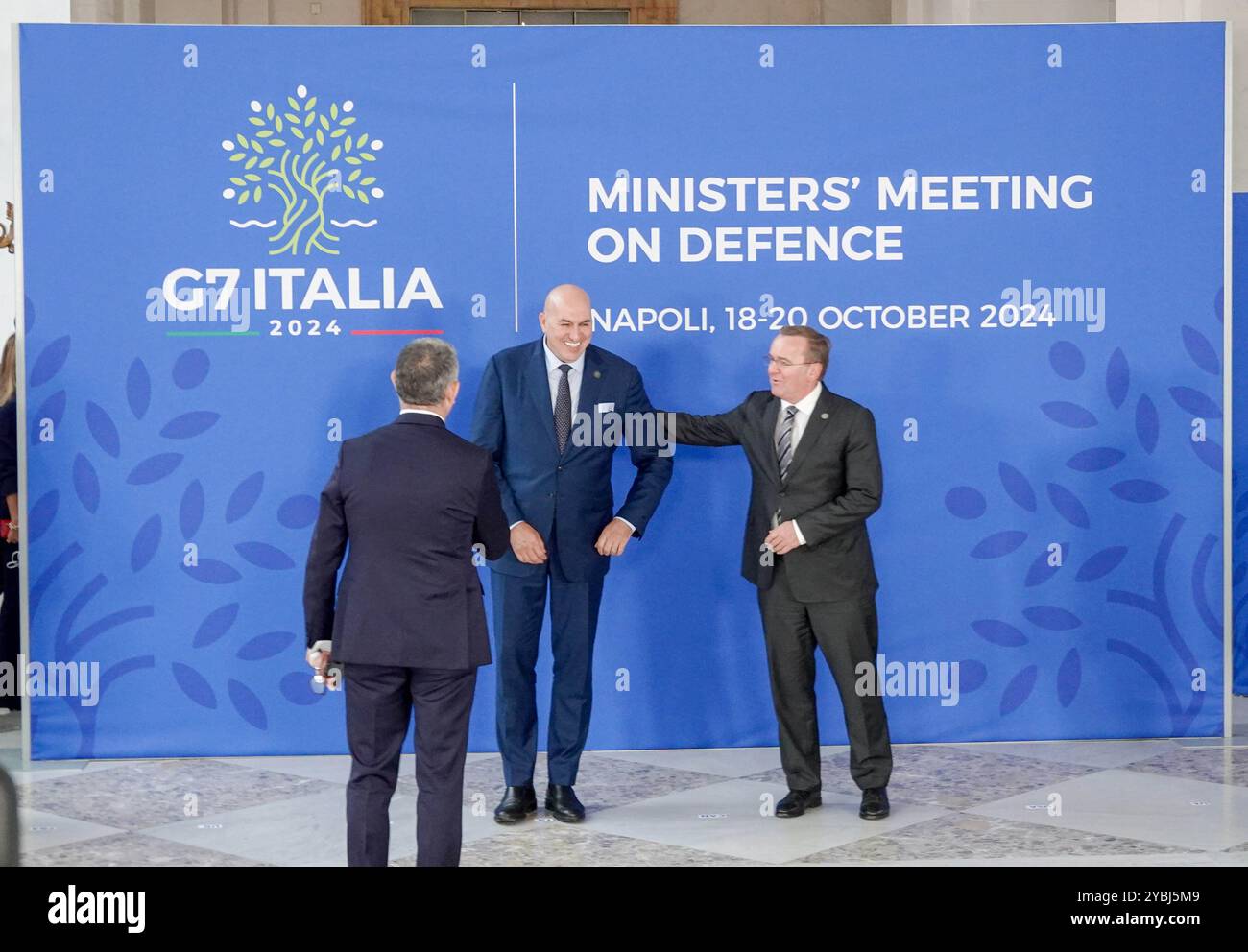 Neapel, Kampanien, ITALIEN. Oktober 2024. Während des G7-Verteidigungstreffens in Neapel am 19.10.2024.in Foto: Italienischer Verteidigungsminister Guido Crocetta (Foto: © Fabio Sasso/ZUMA Press Wire) NUR REDAKTIONELLE VERWENDUNG! Nicht für kommerzielle ZWECKE! Stockfoto