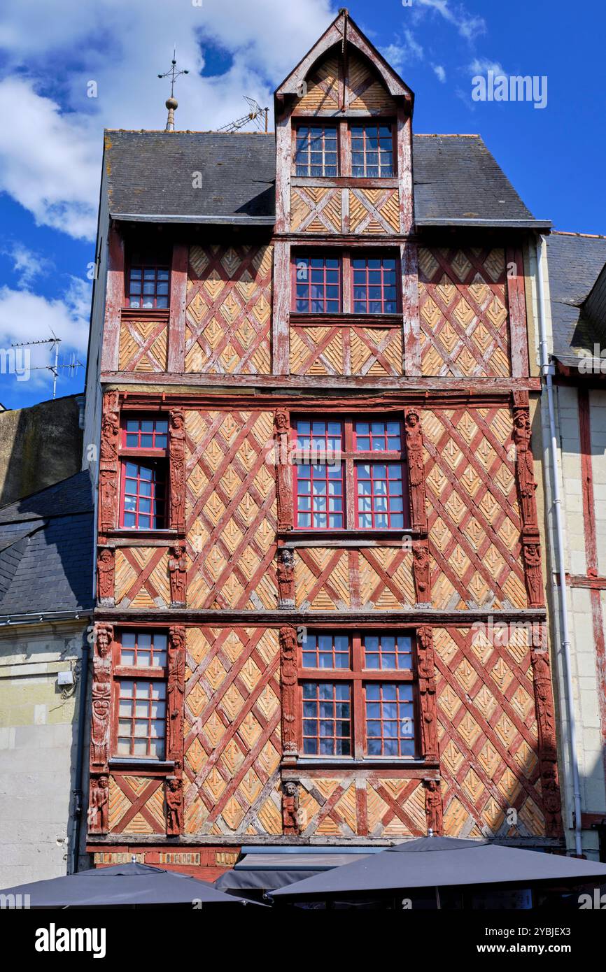 Frankreich, Maine-et-Loire (49), Loire-Tal, das von der UNESCO zum Weltkulturerbe erklärt wurde, Saumur, Place Saint Pierre Stockfoto