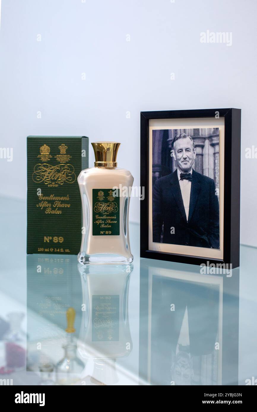 ian fleming Duft Floris London No.89 Eau de Toilette , Floris London British Parfümeure seit 1730. Stockfoto