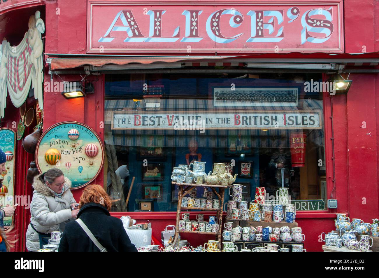 Alice's Antiques Shop, Portobello Road, Notting Hill. London Stockfoto