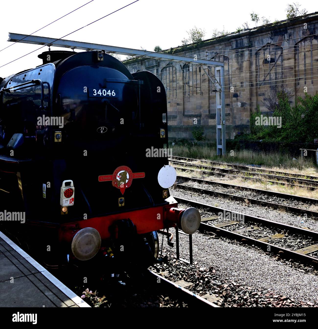 SR West Country Class No. 34046 Braunton neben Bahnsteig 1 am Bahnhof Carlisle Citadel nach der Lakelander-Zugfahrt von Preston. Stockfoto