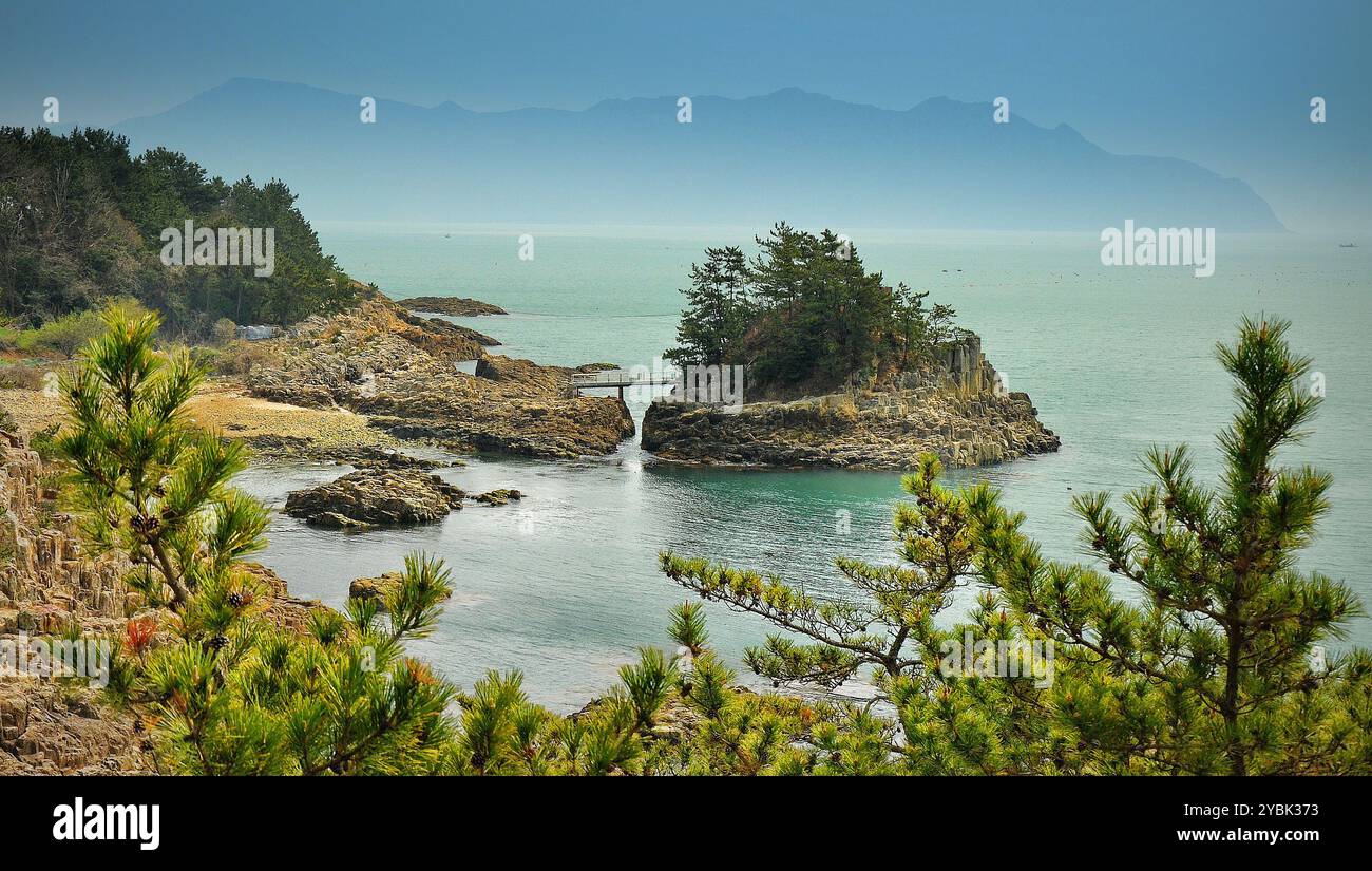Meereslandschaft im Goseong County (Goseong-Gun), Provinz Süd-Gyeongsang, Südkorea. Stockfoto