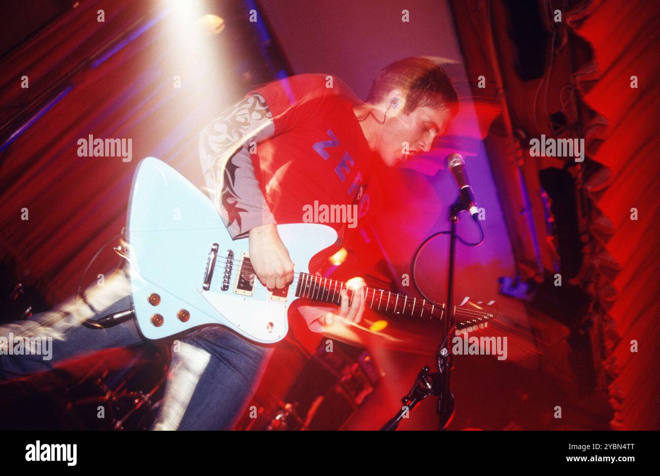 Dum Dum spielt am 25. September 2000 in Margate Winter Gardens, Margate, Kent, England, Vereinigtes Königreich. Stockfoto