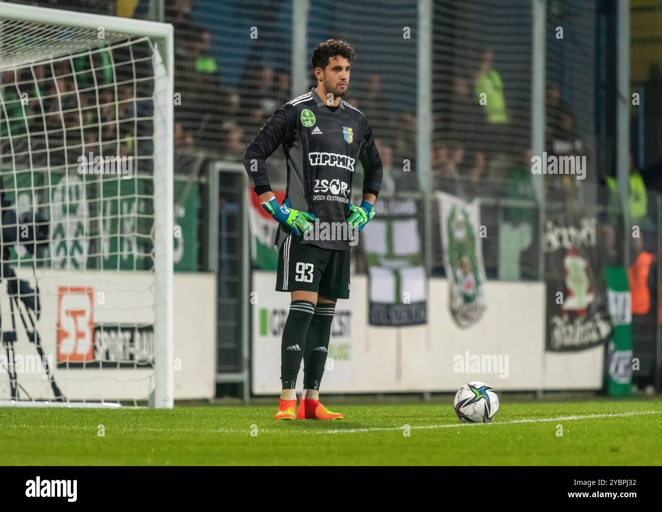 Mezokovesd, Ungarn – 16. Oktober 2022. Mezokovesd Torhüter Riccardo Piscitelli während des ungarischen Ligaspiels Mezokovesd gegen Ferencvaros (2:1). Stockfoto
