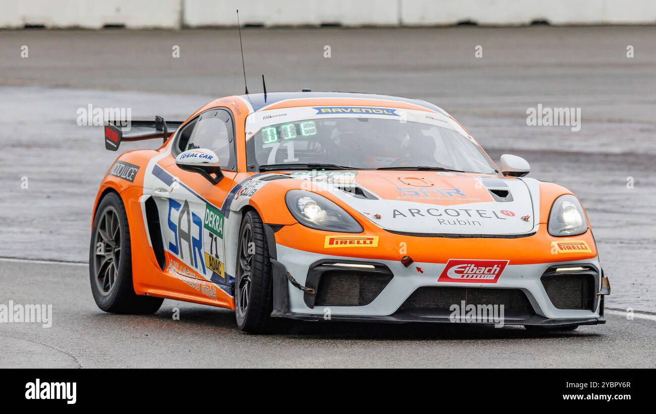 Hockenheim, Deutschland. Oktober 2024. Philipp Dietrich (AUT), (Porsche, Wimmer Werk Motorsport), 18.10.2024, Hockenheim (Deutschland), Motorsport, ADAC GT4 Germany, Hockenheimring 2024 Credit: dpa/Alamy Live News Stockfoto