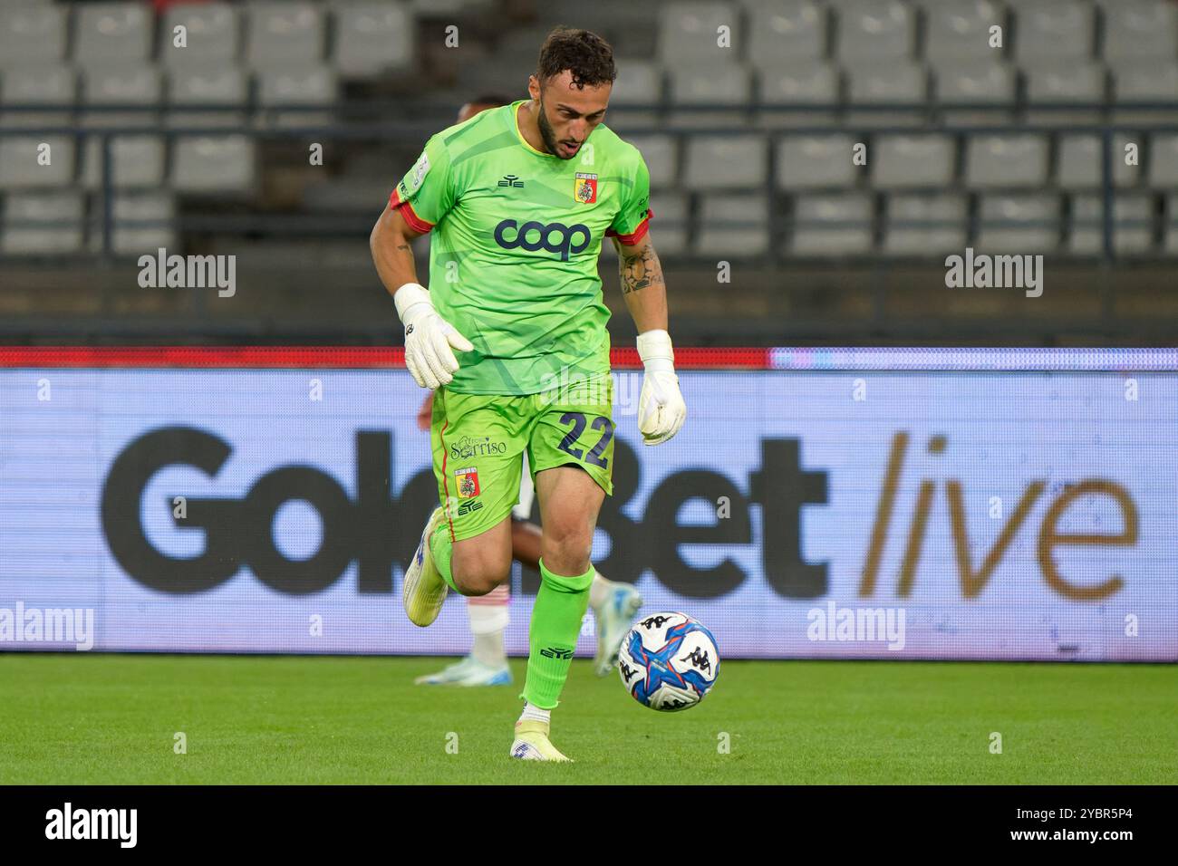 Mirko Pigliacelli von US Catanzaro 1929 während des Spiels SSC Bari gegen US Catanzaro, italienischer Fußball Serie B in Bari, Italien, 18. Oktober 2024 Stockfoto