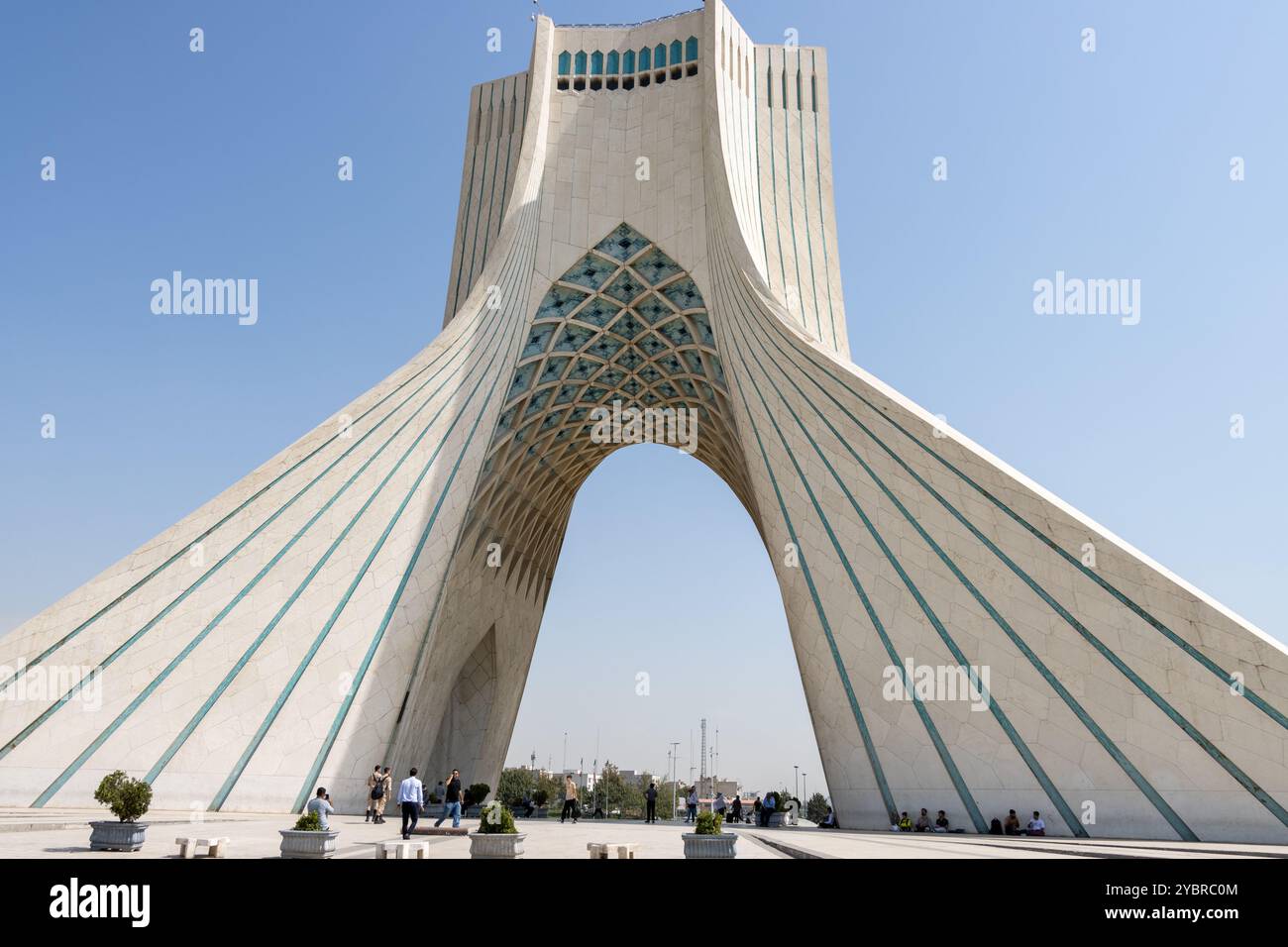 Teheran Iran 26. September 2024: Azadi-Turm in Teheran, der Hauptstadt des Iran Stockfoto