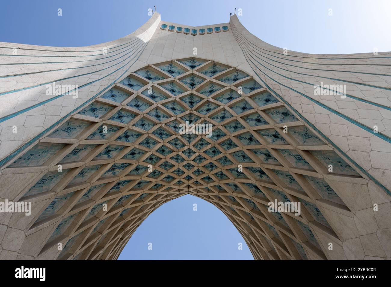 Teheran Iran 26. September 2024: Azadi-Turm in Teheran, der Hauptstadt des Iran Stockfoto