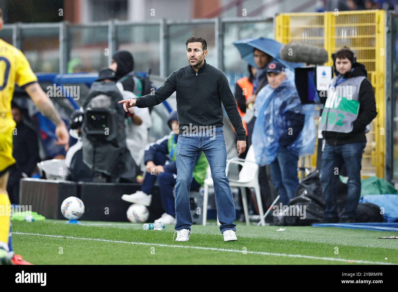 Como, Italien. Oktober 2024. CESC Fabregas (Como) Fußball/Fußball : italienisches Spiel der Serie A Enilive zwischen Como 1907 1-1 Parma Calcio 1913 im Stadio Giuseppe Sinigaglia in Como, Italien. Quelle: Mutsu Kawamori/AFLO/Alamy Live News Stockfoto