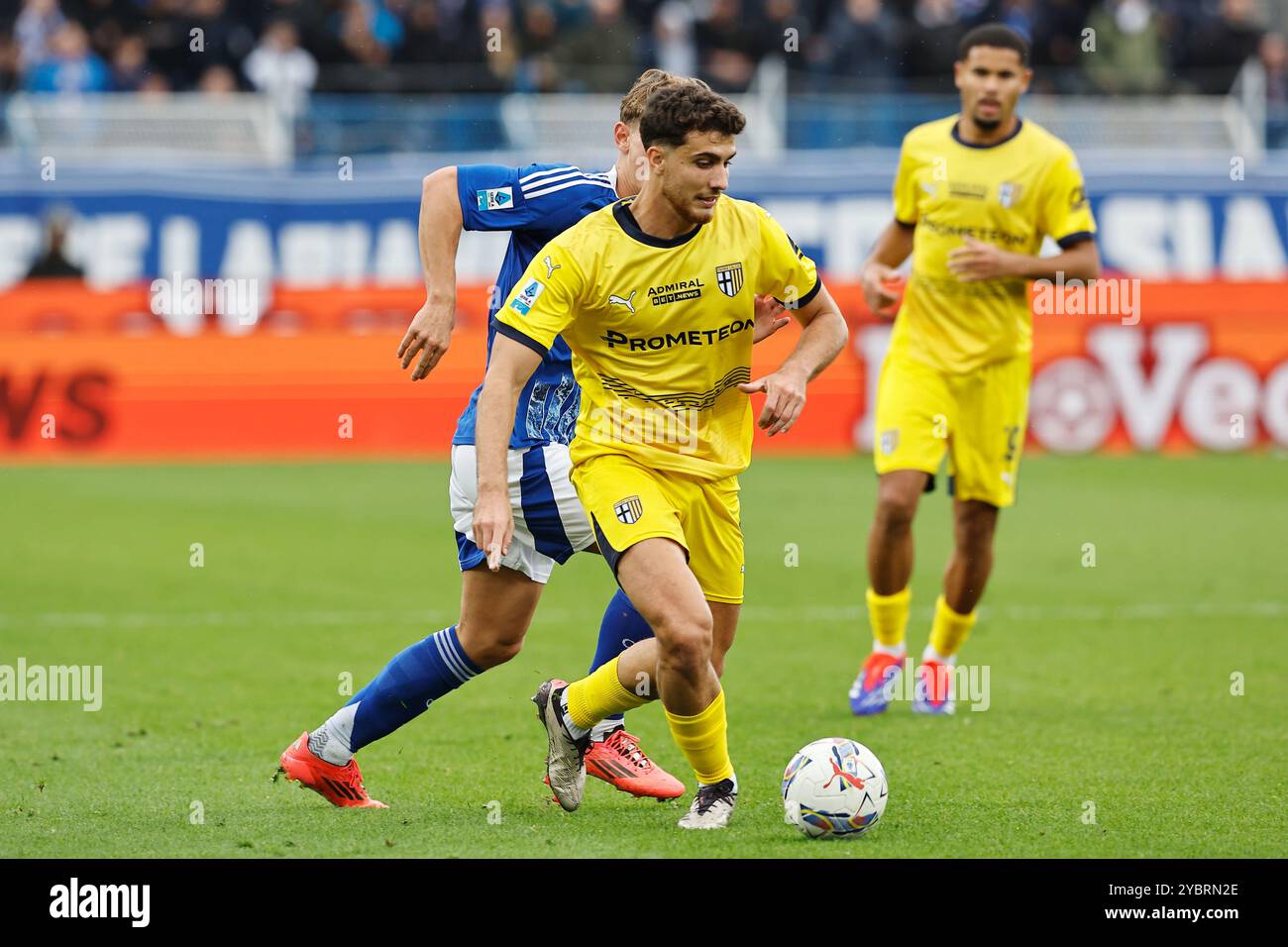 Como, Italien. Oktober 2024. Botond Balogh (Parma) Fußball/Fußball : italienisches Spiel der Serie A Enilive zwischen Como 1907 1-1 Parma Calcio 1913 im Stadio Giuseppe Sinigaglia in Como, Italien. Quelle: Mutsu Kawamori/AFLO/Alamy Live News Stockfoto