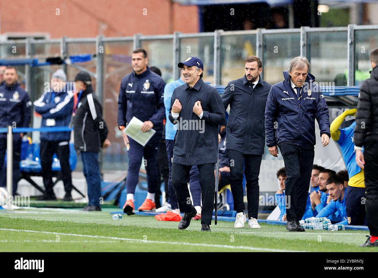 Como, Italien. Oktober 2024. Fabio Pecchia (Parma) Fußball/Fußball : italienisches Spiel der Serie A Enilive zwischen Como 1907 1-1 Parma Calcio 1913 im Stadio Giuseppe Sinigaglia in Como, Italien. Quelle: Mutsu Kawamori/AFLO/Alamy Live News Stockfoto