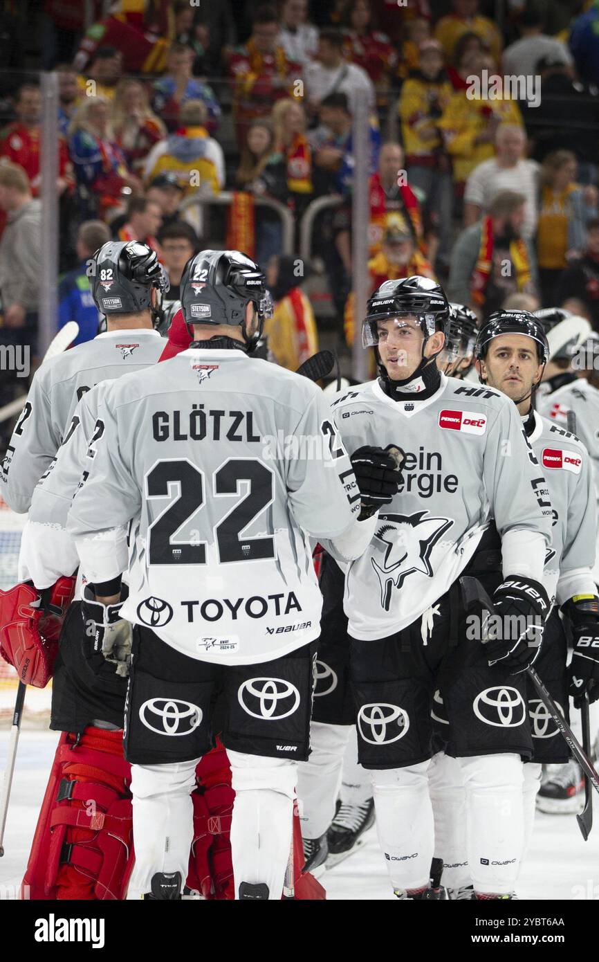 PSD Bank Dome, Düsseldorf, Nordrhein-Westfalen, Robin van Calster (Koelner Haie, #5), Maximilian Gloetzl (Koelner Haie, #22), PENNY DEL, Duesseldo Stockfoto