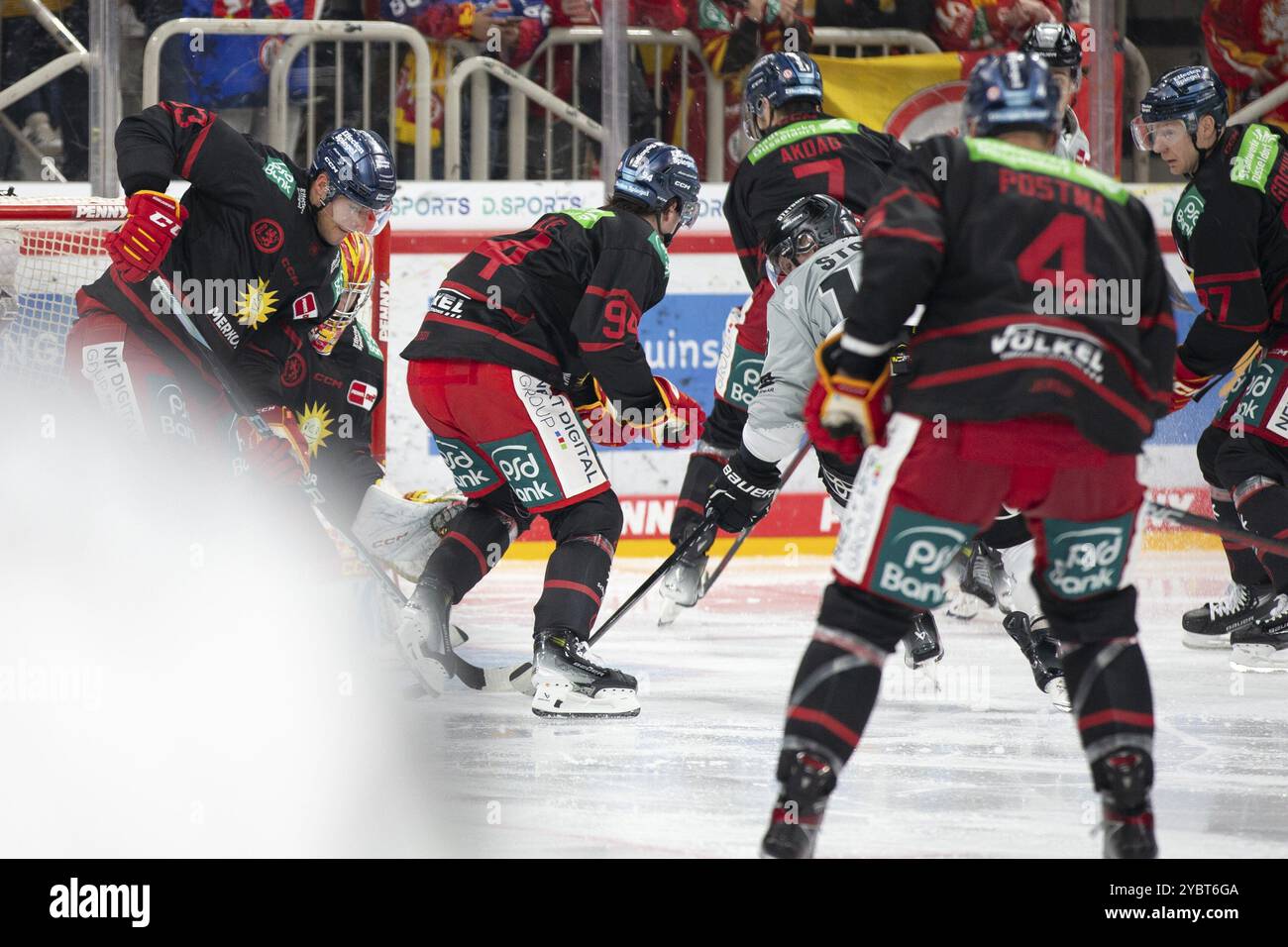 PSD Bank Dome, Düsseldorf, Nordrhein-Westfalen, Nikita Quapp (Duesseldorfer EG, #33), PENNY DEL, Duesseldorfer EG-Koelner Haie am 18.10/2024, Th Stockfoto