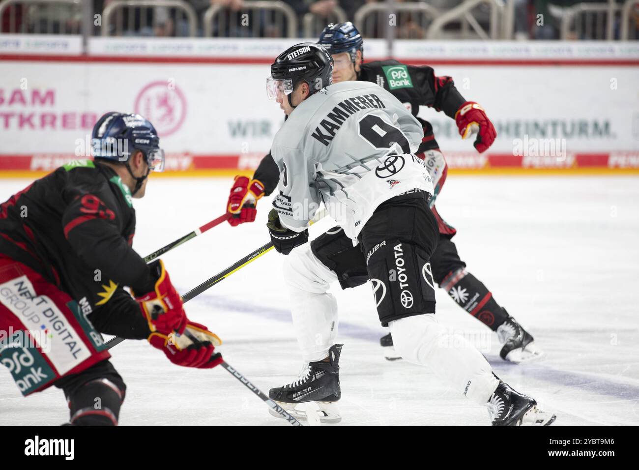 PSD Bank Dome, Düsseldorf, Nordrhein-Westfalen, Maximilian Kammerer (Koelner Haie, #9), PENNY DEL, Duesseldorfer EG-Koelner Haie am 10/2024 at Stockfoto