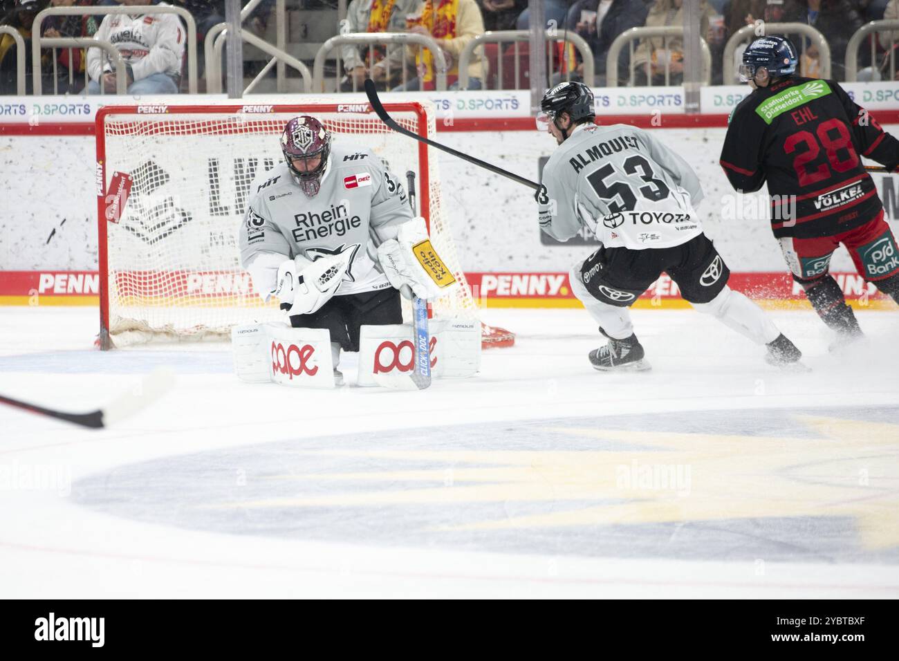 PSD Bank Dome, Düsseldorf, Nordrhein-Westfalen, Julius Hudacek (Koelner Haie, #35), PENNY DEL, Duesseldorfer EG-Koelner Haie am 18.10/2024 Stockfoto