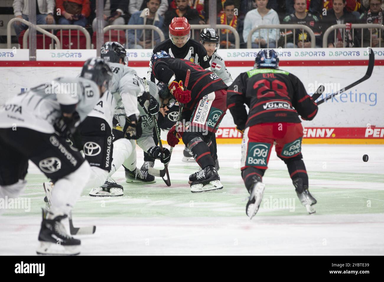 PSD Bank Dome, Düsseldorf, Nordrhein-Westfalen, PENNY DEL, Duesseldorfer EG-Koelner Haie am 18/10/2024 im PSD Bank Dome in Düsseldorf Deutsch Stockfoto