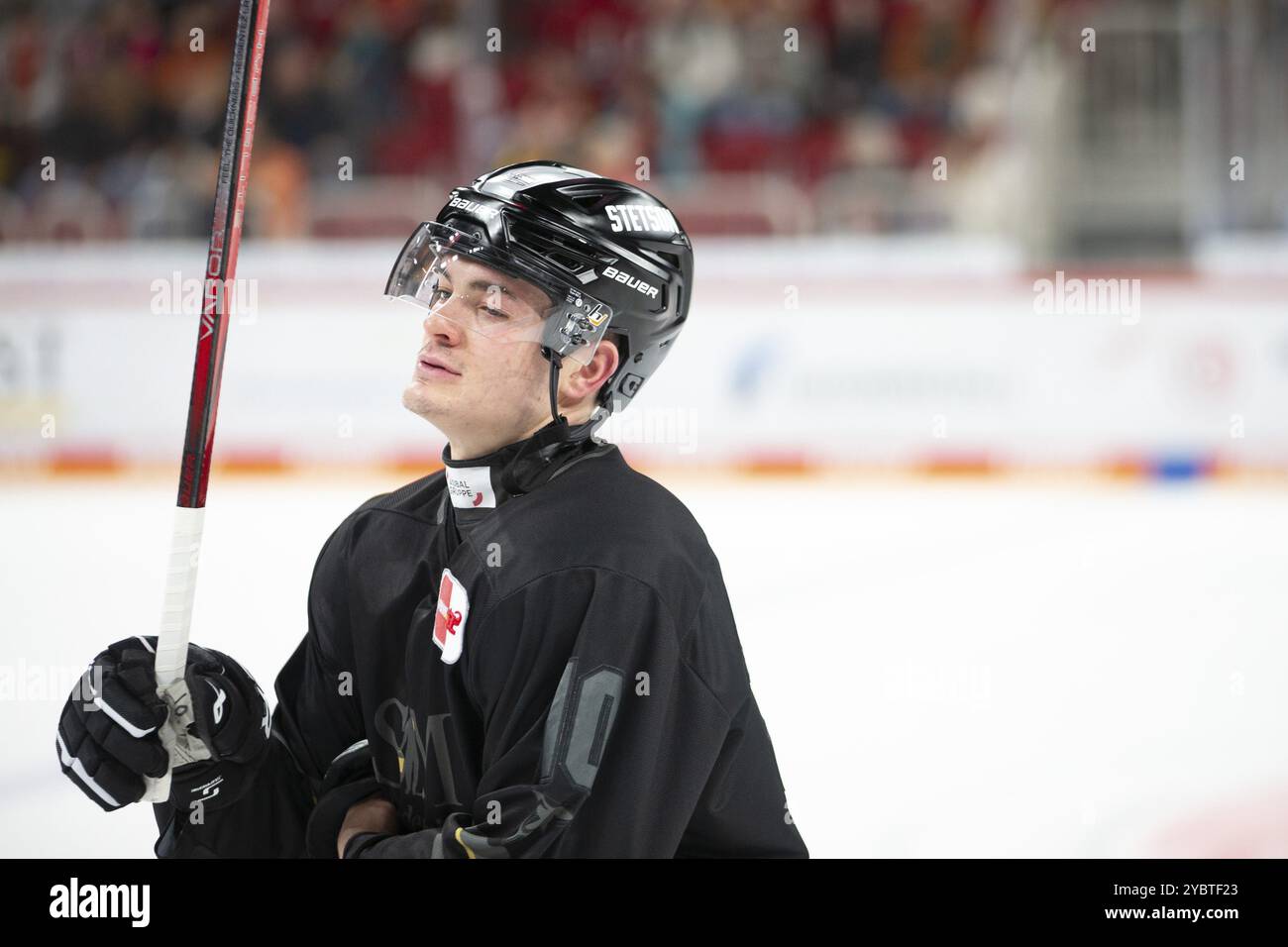 PSD Bank Dome, Düsseldorf, Nordrhein-Westfalen, Justin Schuetz (Koelner Haie, #10), PENNY DEL, Duesseldorfer EG-Koelner Haie am 18.10/2024 Stockfoto