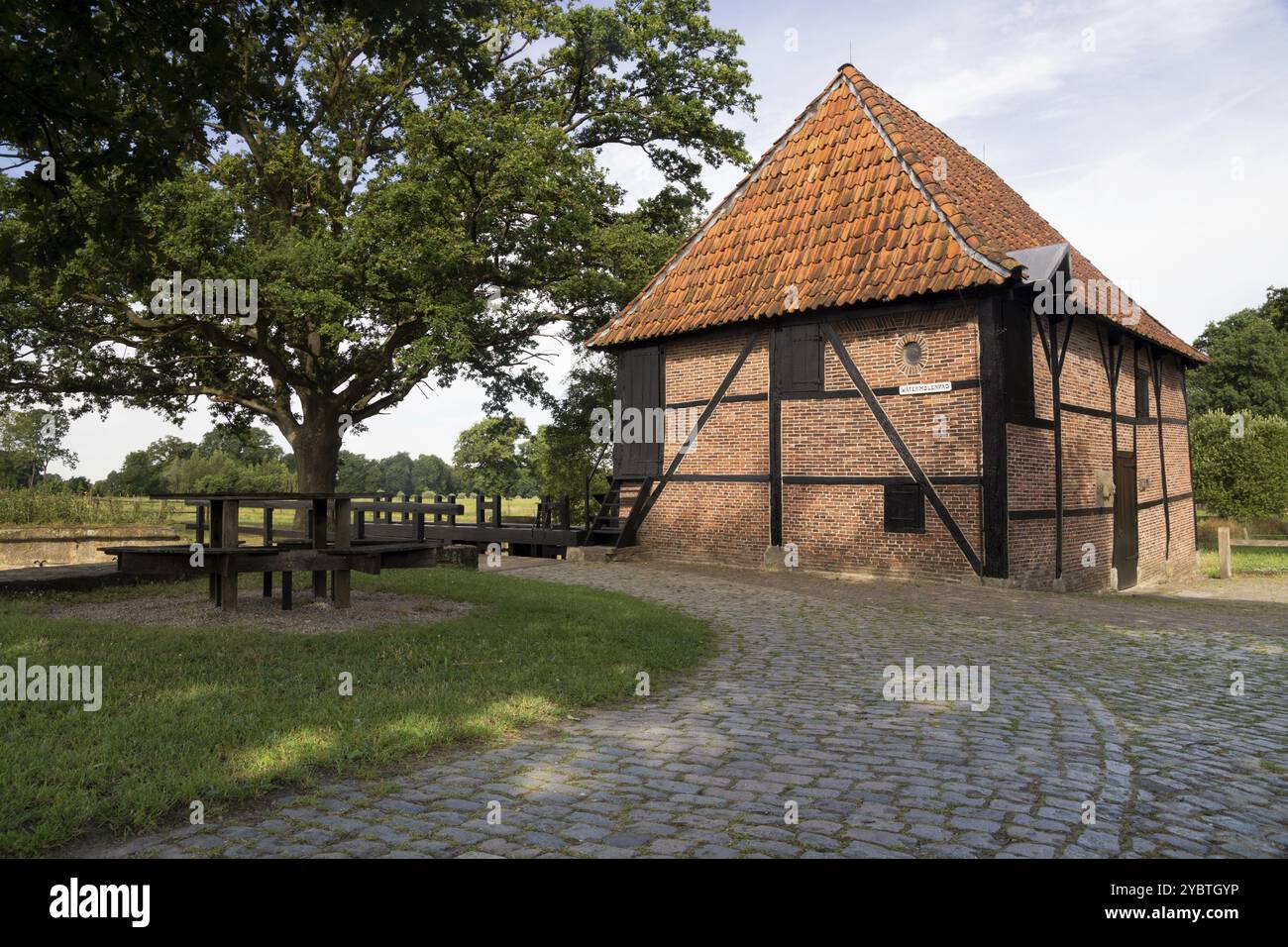 Die Oldemeule ist eine wunderschön gelegene Wassermühle auf dem Oelerbeek in der Gemeinde Hengelo Stockfoto