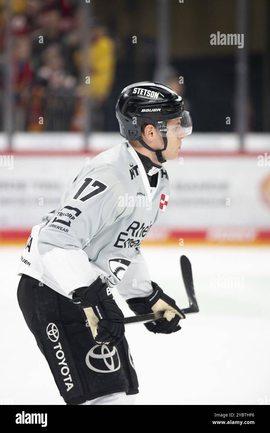 PSD Bank Dome, Düsseldorf, Nordrhein-Westfalen, Jan-Luca Sennehnn (Koelner Haie, #17), PENNY DEL, Duesseldorfer EG-Koelner Haie am 18.10.2024 at t Stockfoto