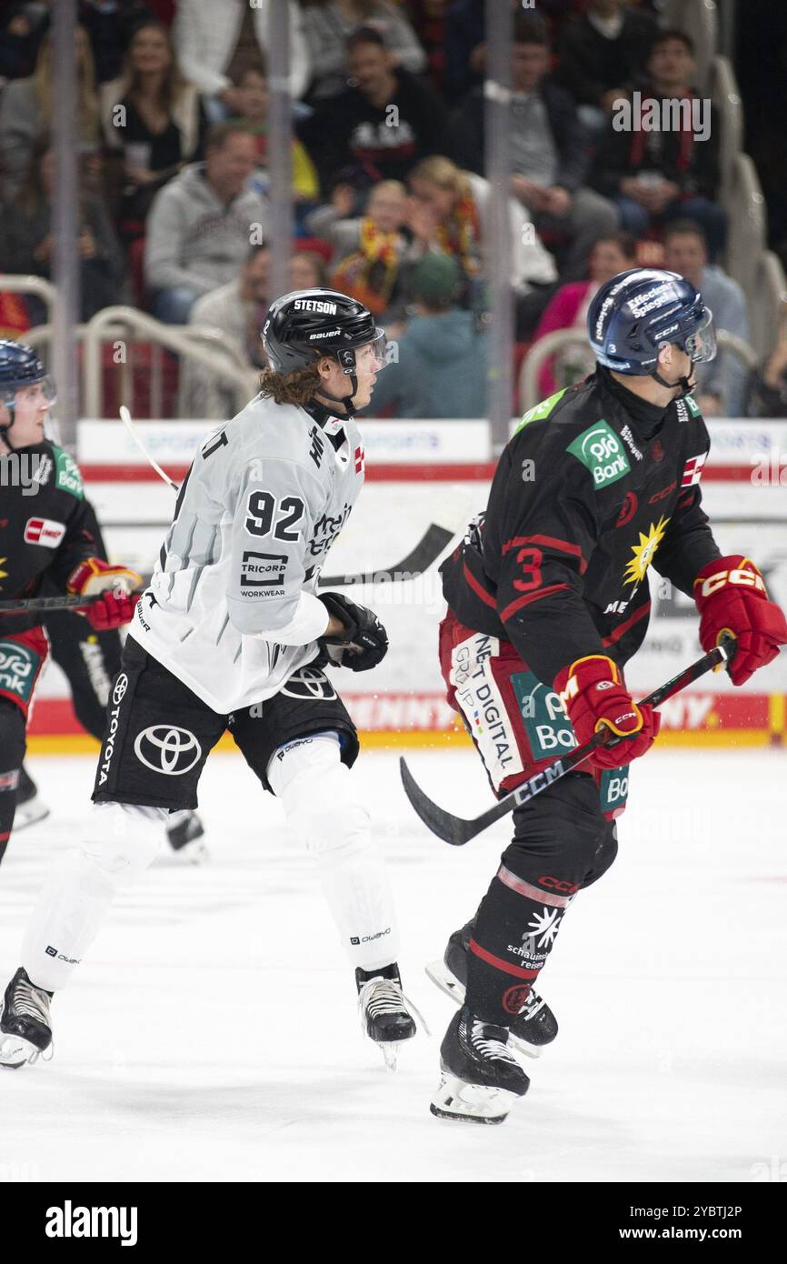 PSD Bank Dome, Düsseldorf, Nordrhein-Westfalen, Hakon Haenelt (Koelner Haie, #92), Alec McCrea (Duesseldorfer EG, #3), PENNY DEL, Duesseldorfer EG Stockfoto