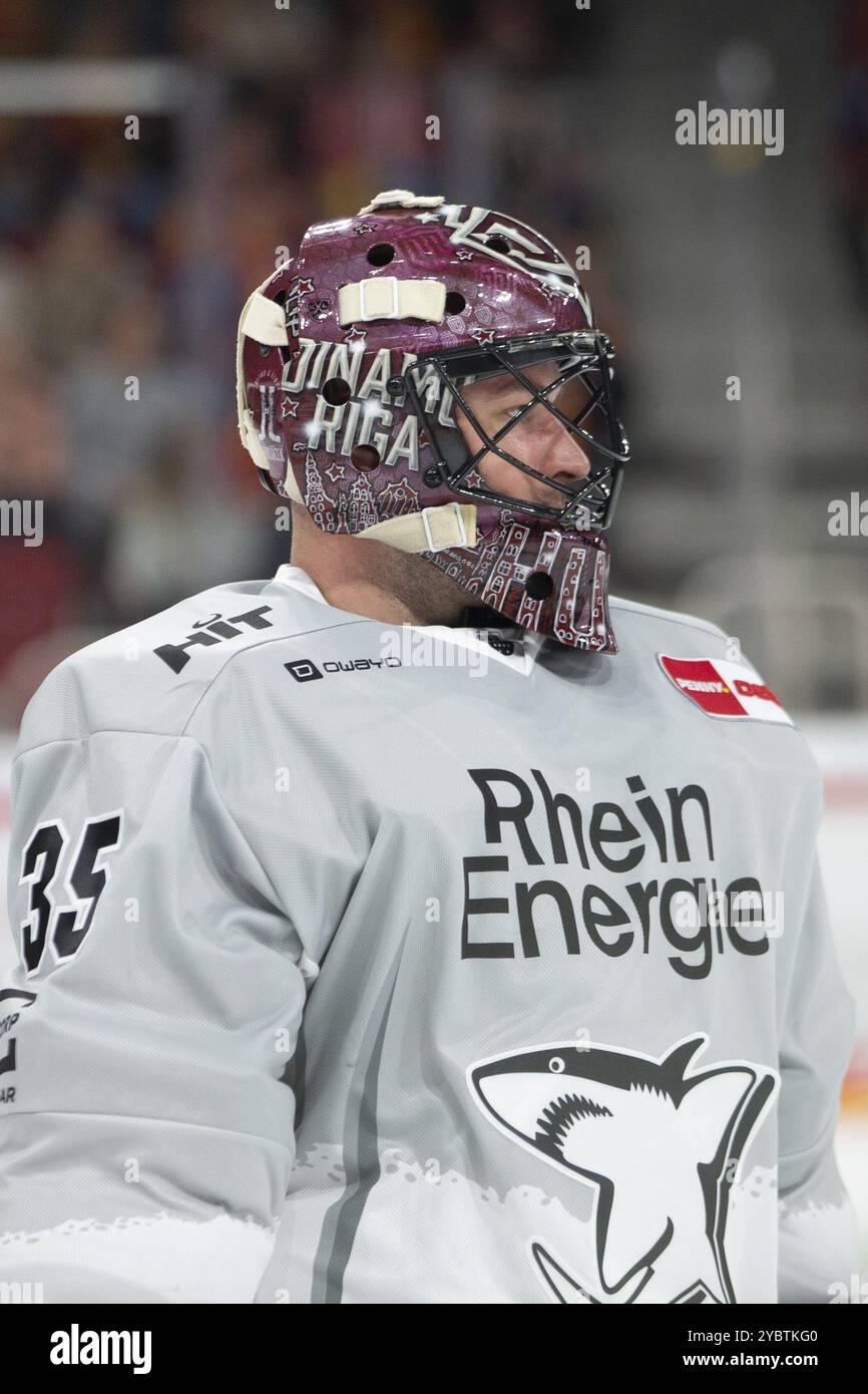 PSD Bank Dome, Düsseldorf, Nordrhein-Westfalen, Julius Hudacek (Koelner Haie, #35), PENNY DEL, Duesseldorfer EG-Koelner Haie am 18.10/2024 Stockfoto