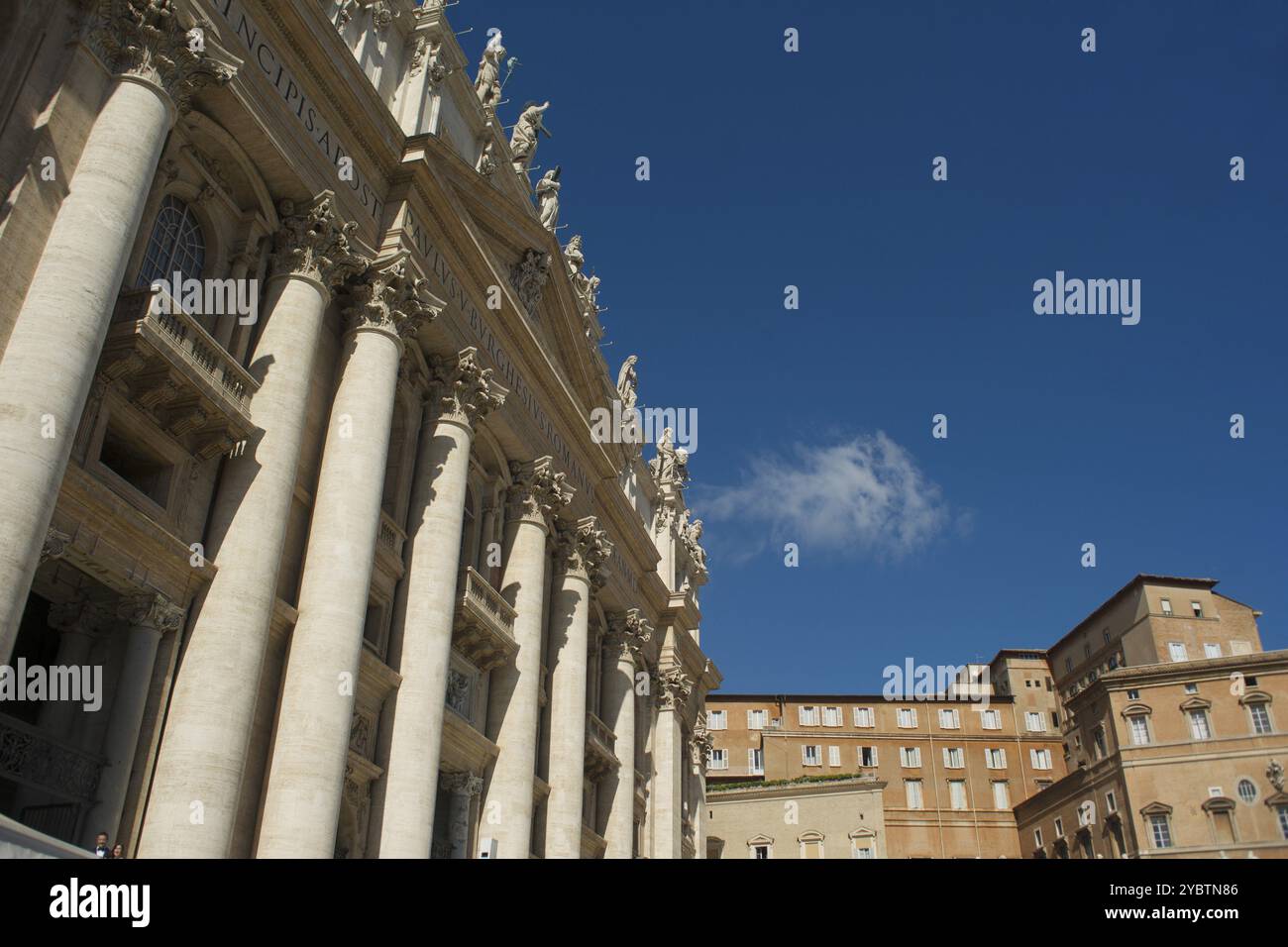 Details des Petersdoms im Vatikan, bei Tag Stockfoto